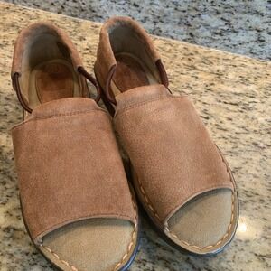 MontegoBay Club Leather Collection Women's Size 7.50 Brown Slip On Flats New
